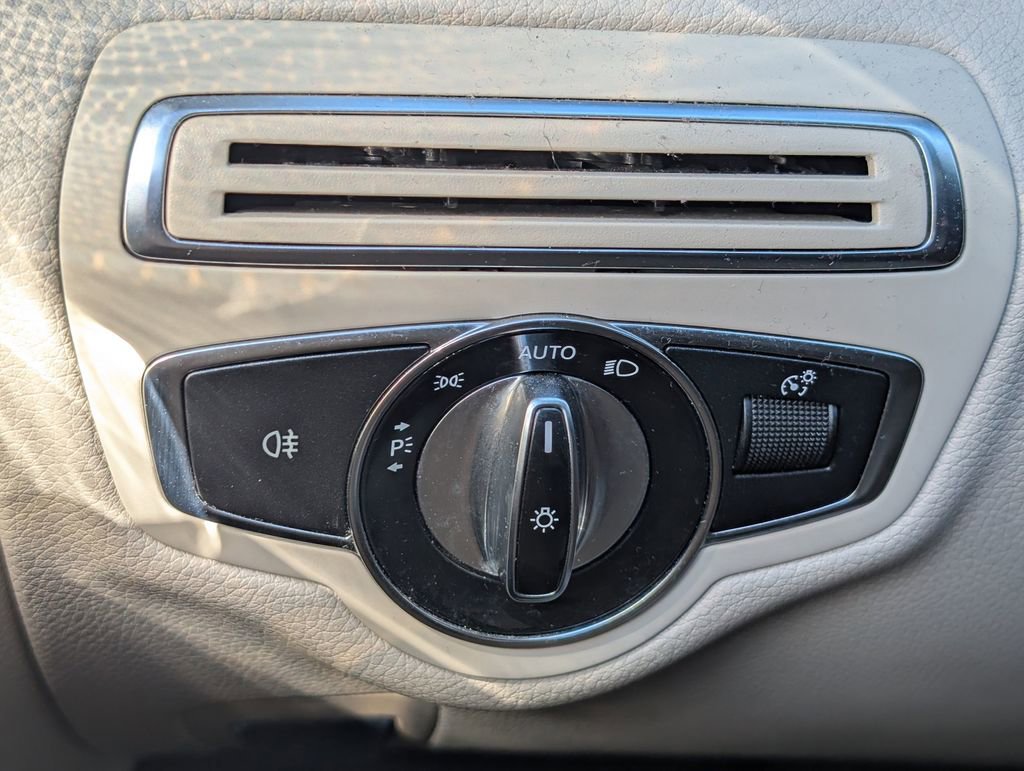 Used 2015 Mercedes-Benz C 300 C 300 image 18