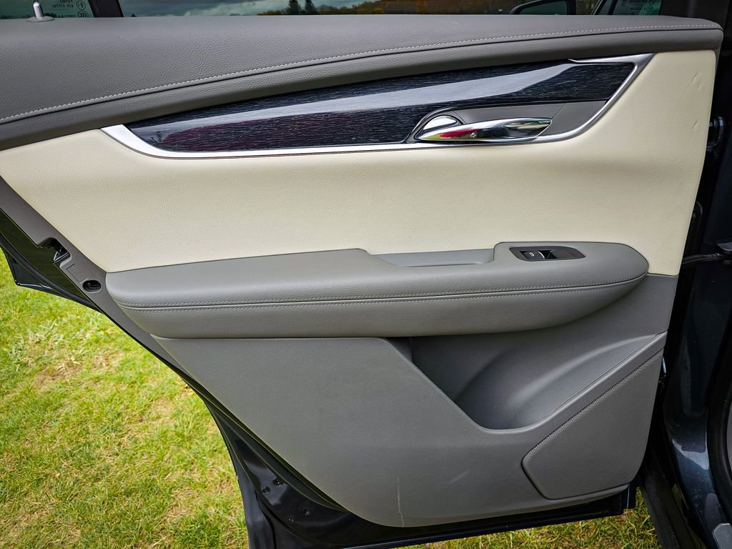 Used 2021 Cadillac XT6 Premium Luxury w/ LPO, Floor Liner Package image 32