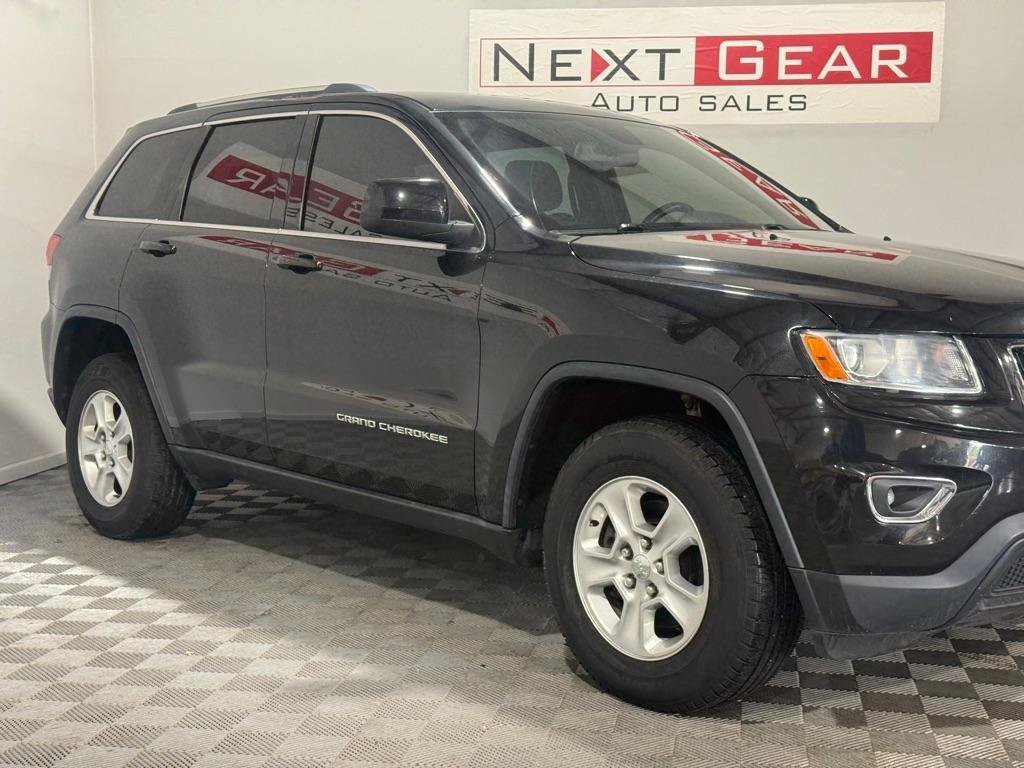Used 2016 Jeep Grand Cherokee Laredo w/ Quick Order Package 23E AWD/4WD image 2