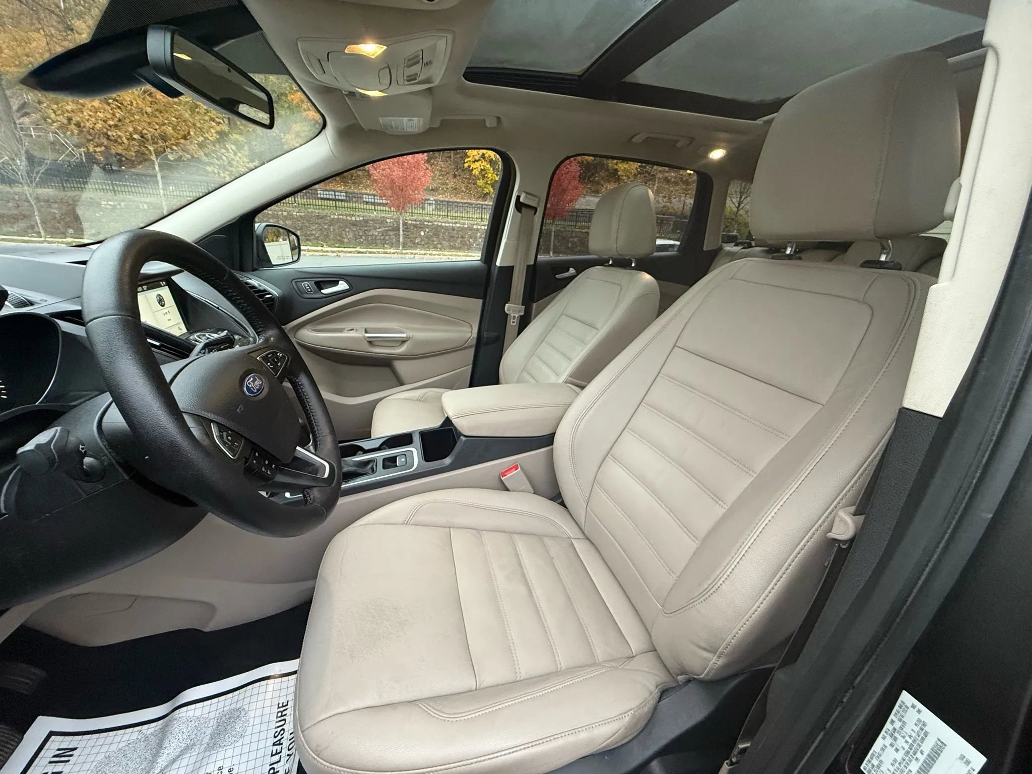 Used 2017 Ford Escape Titanium image 15