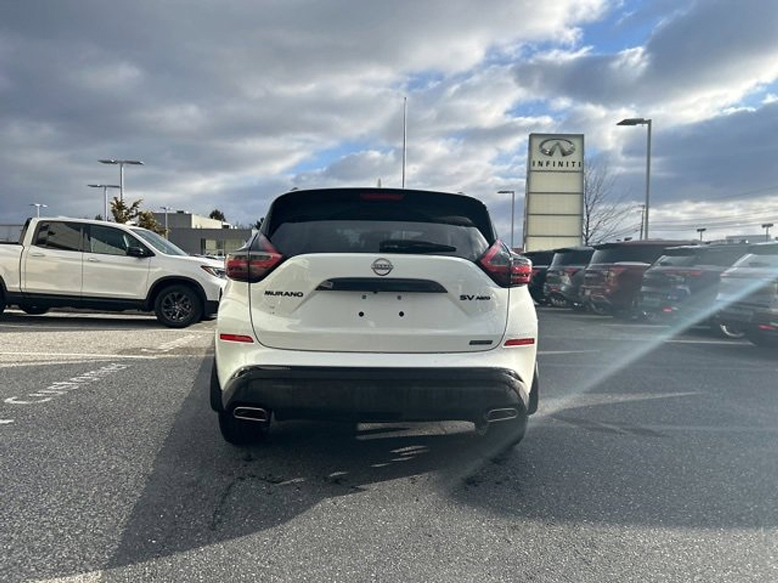 Used 2024 Nissan Murano SV w/ SV Midnight Edition Package image 6