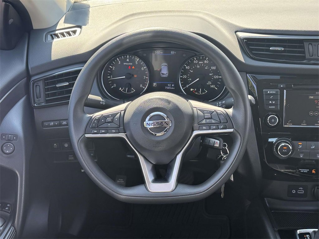 Used 2020 Nissan Rogue Sport S image 12