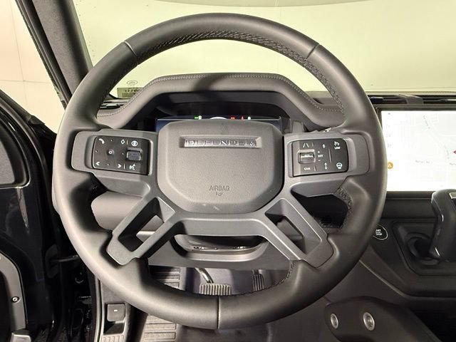 Used 2025 Land Rover Defender 130 X-Dynamic SE AWD/4WD image 30