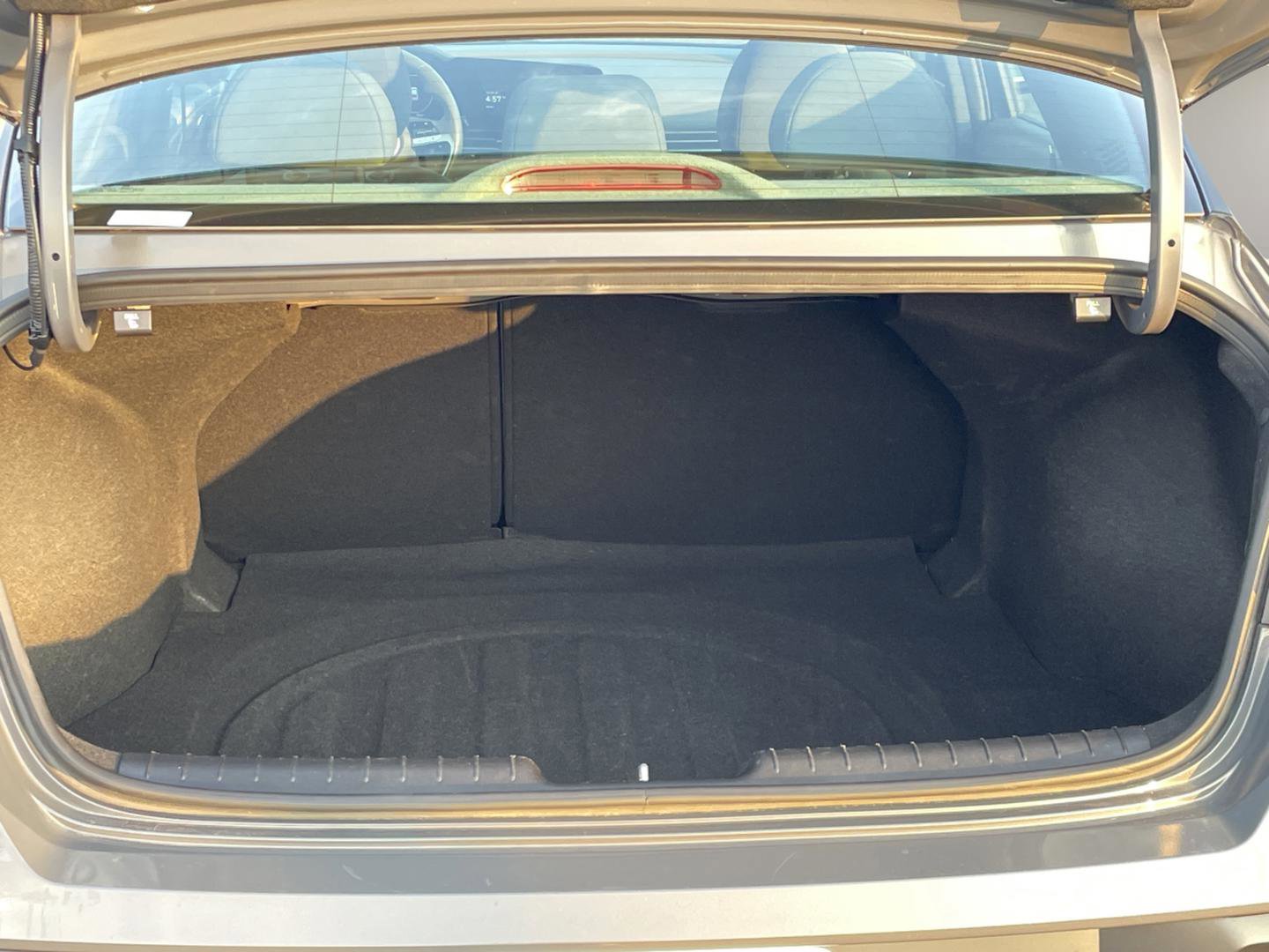 Used 2025 Hyundai Elantra SEL image 22