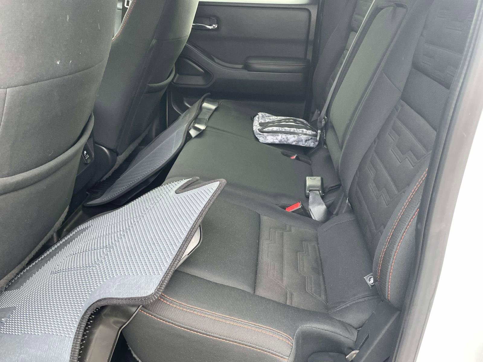 Used 2022 Nissan Frontier PRO-4X image 11