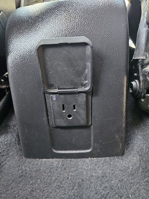 Used 2018 Chevrolet Trax LT w/ Sun & Sound Package image 17