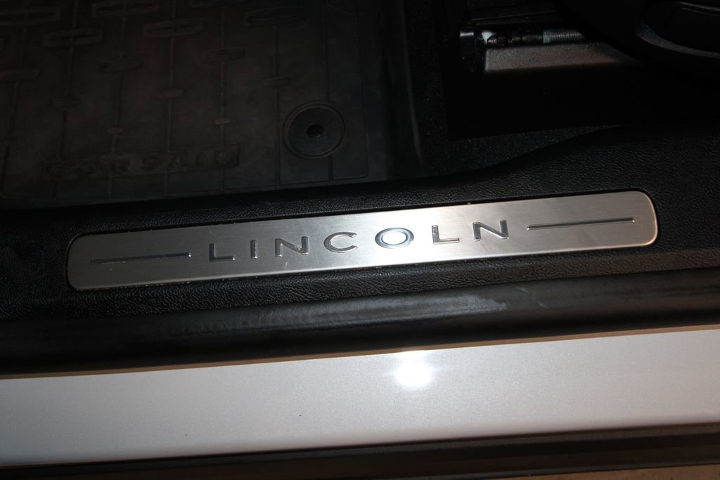 Used 2025 Lincoln Corsair AWD image 7