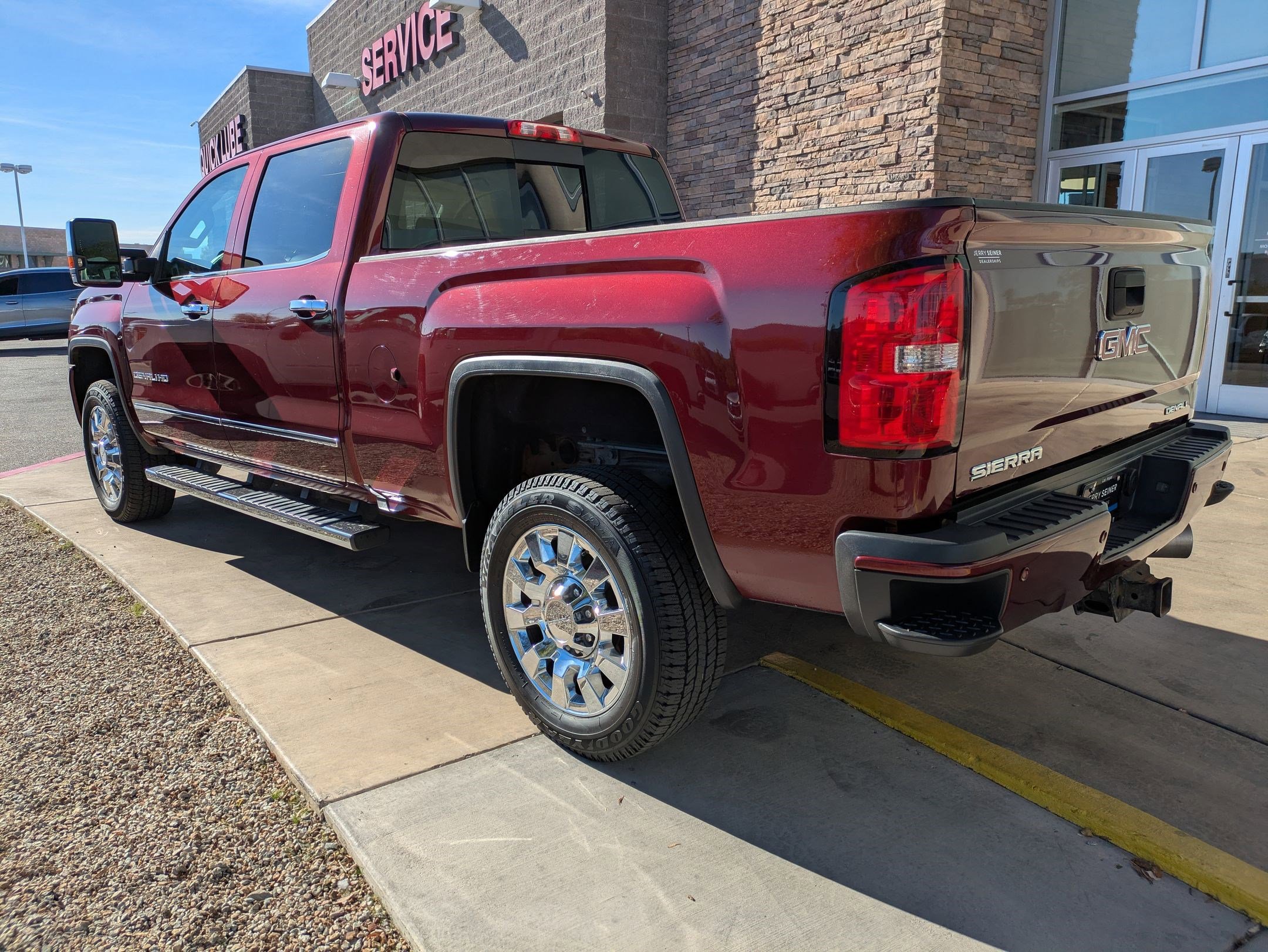 Used 2016 GMC Sierra 2500 Denali w/ Duramax Plus Package image 3