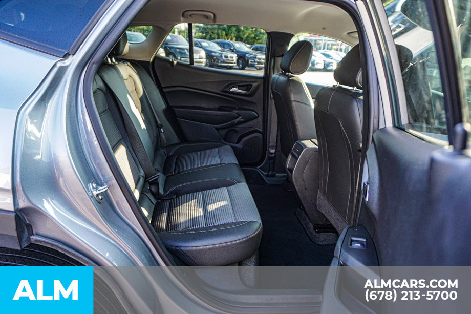 Used 2025 Chevrolet Trax LT FWD image 21