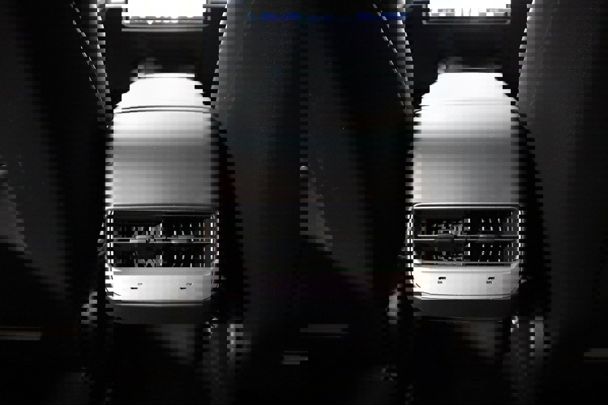 Used 2023 Tesla Model Y Long Range image 48