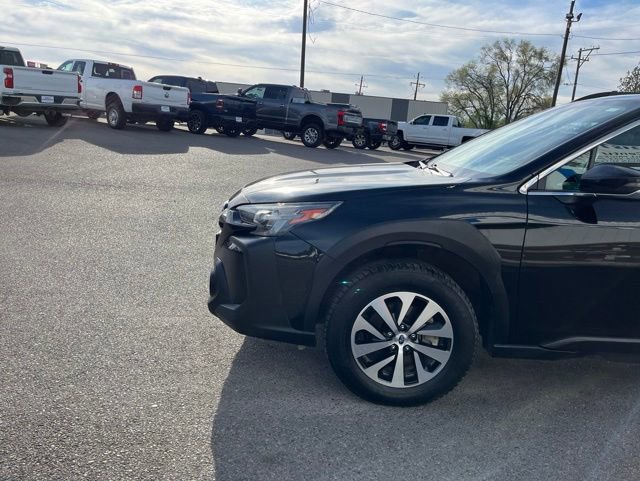 Used 2023 Subaru Outback Premium AWD/4WD image 5