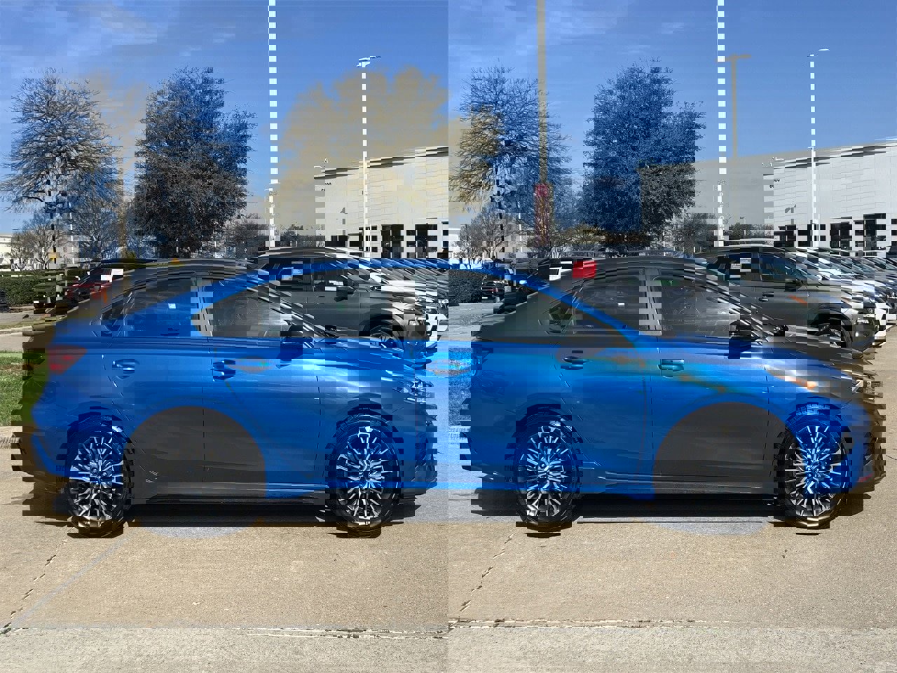 Used 2023 Kia Forte GT-Line w/ GT-Line Premium Package image 3