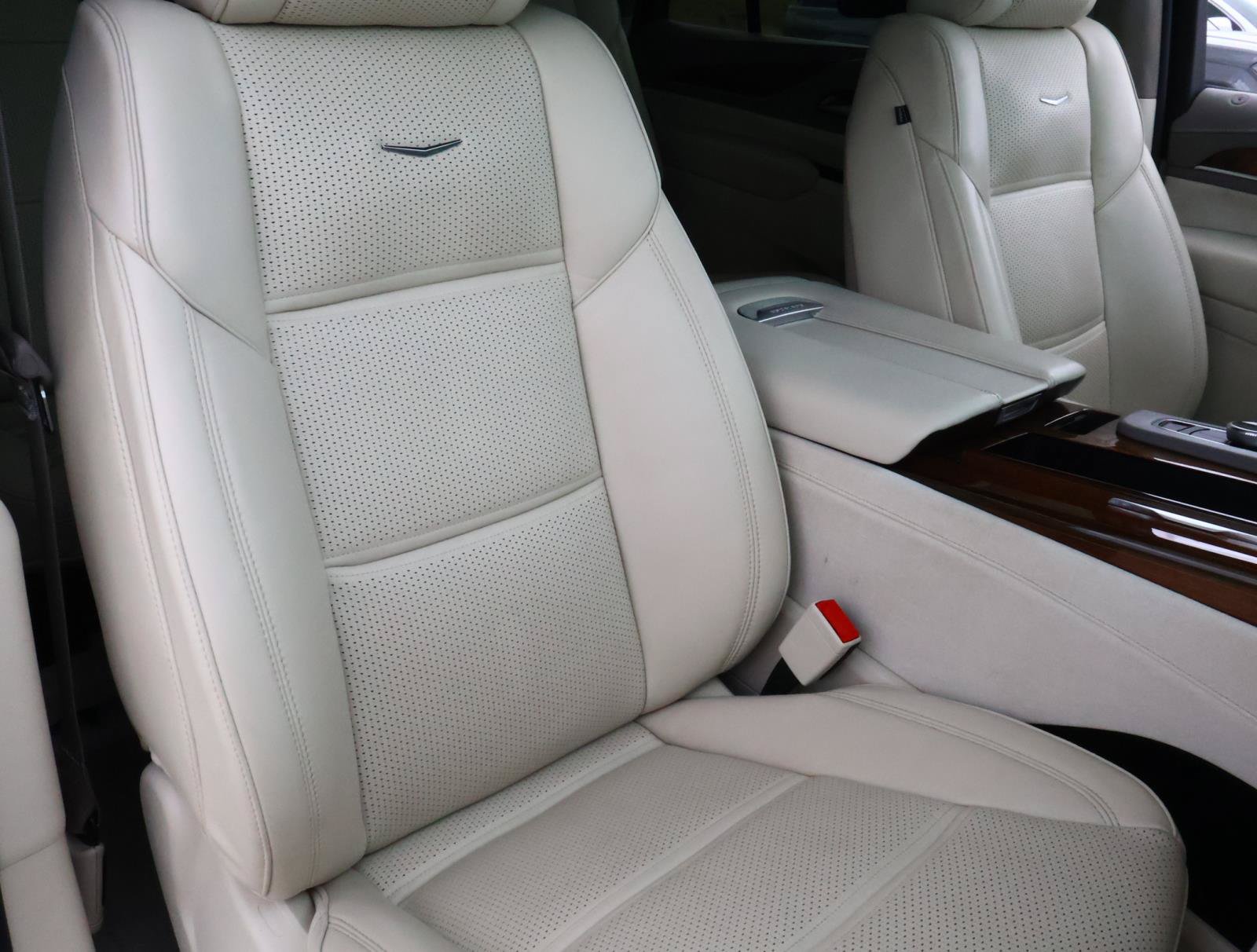 Used 2023 Cadillac Escalade Premium Luxury Platinum w/ LPO, Radiant Package AWD/4WD image 19