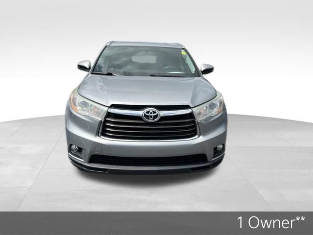 Used 2014 Toyota Highlander XLE AWD/4WD image 2