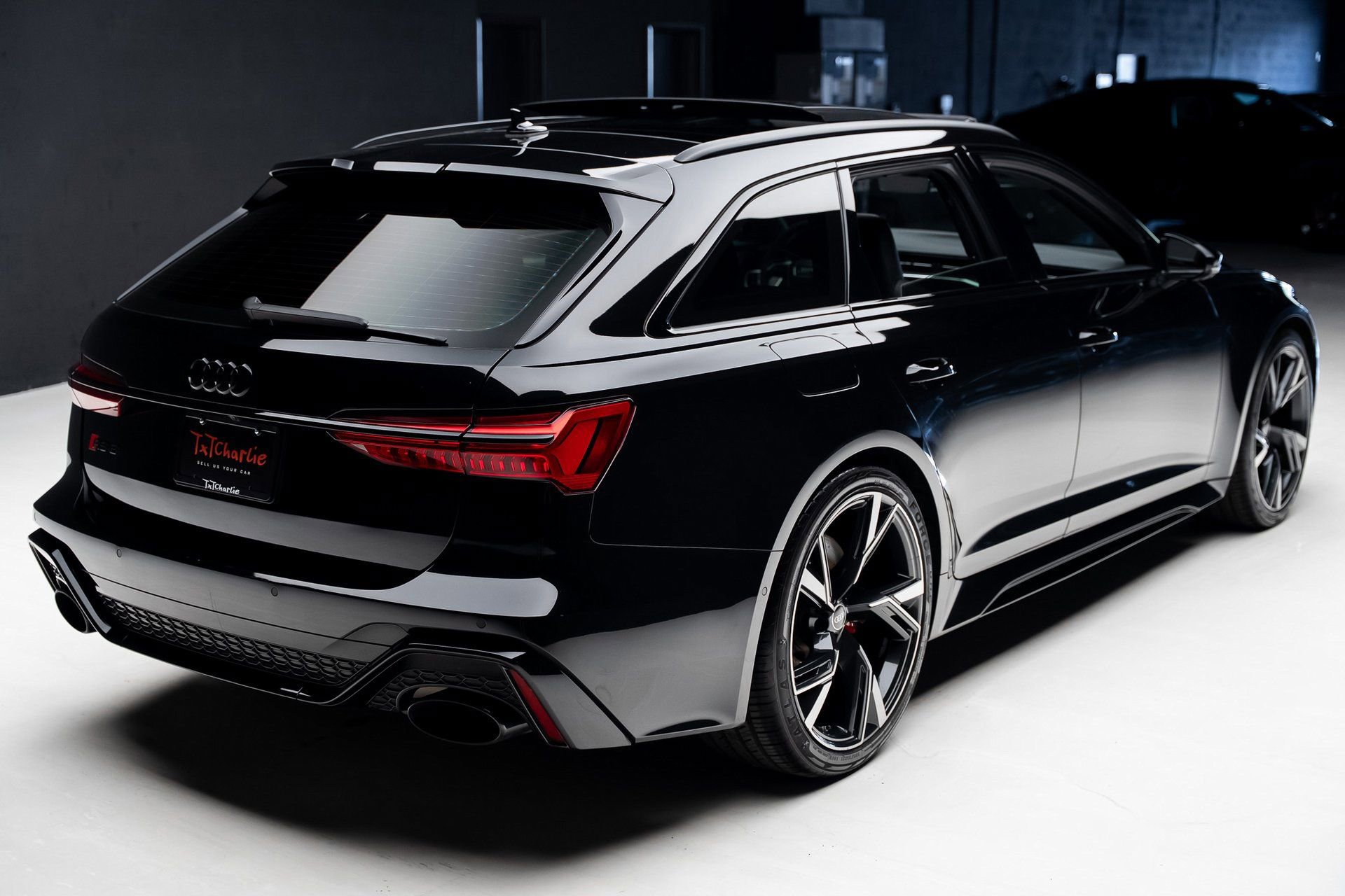 Used 2022 Audi RS 6 AWD/4WD image 31