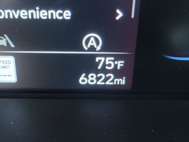 Certified 2025 Hyundai Elantra SE image 11