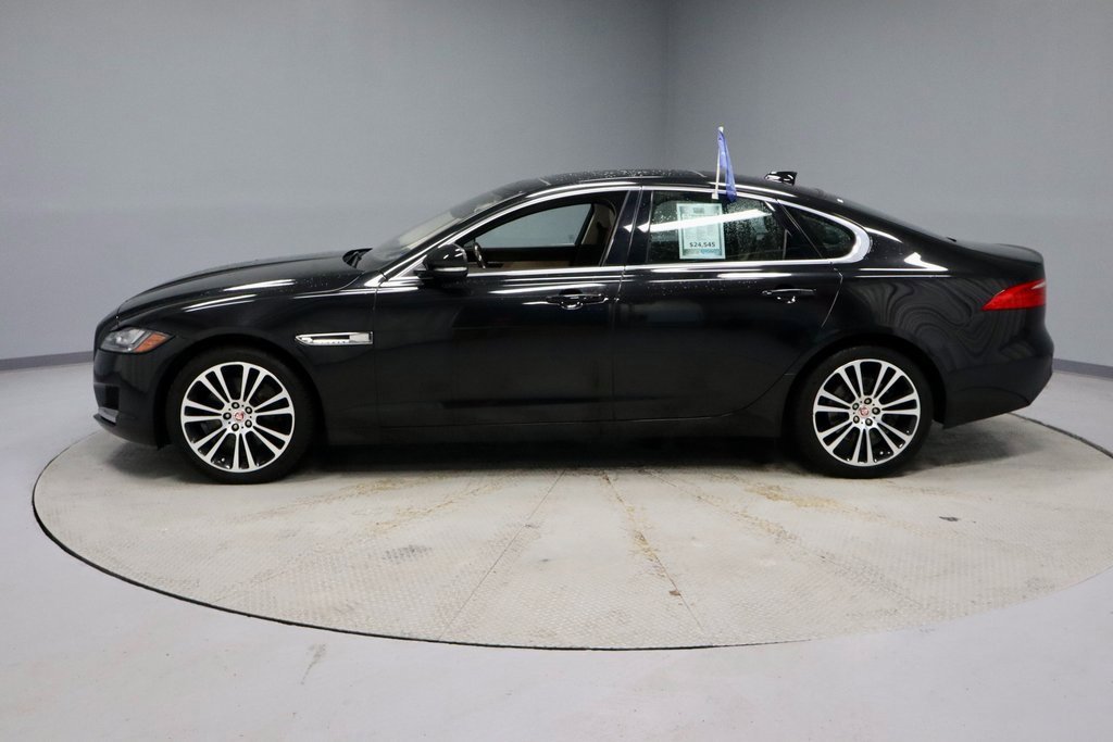 Used 2020 Jaguar XF Prestige image 7