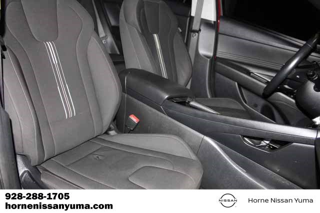 Used 2023 Hyundai Elantra SEL w/ Convenience Package FWD image 6