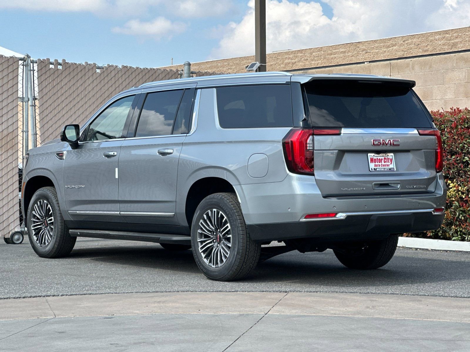 New 2026 GMC Yukon XL Elevation RWD image 6