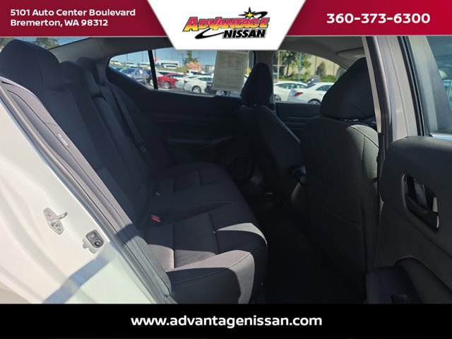 Used 2024 Nissan Altima 2.5 SV FWD image 23