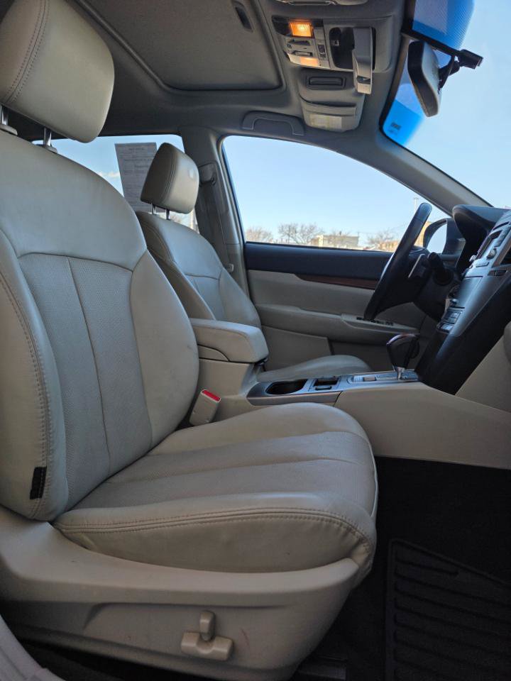 Used 2014 Subaru Outback 2.5i Limited w/ Moonroof Package AWD/4WD image 14