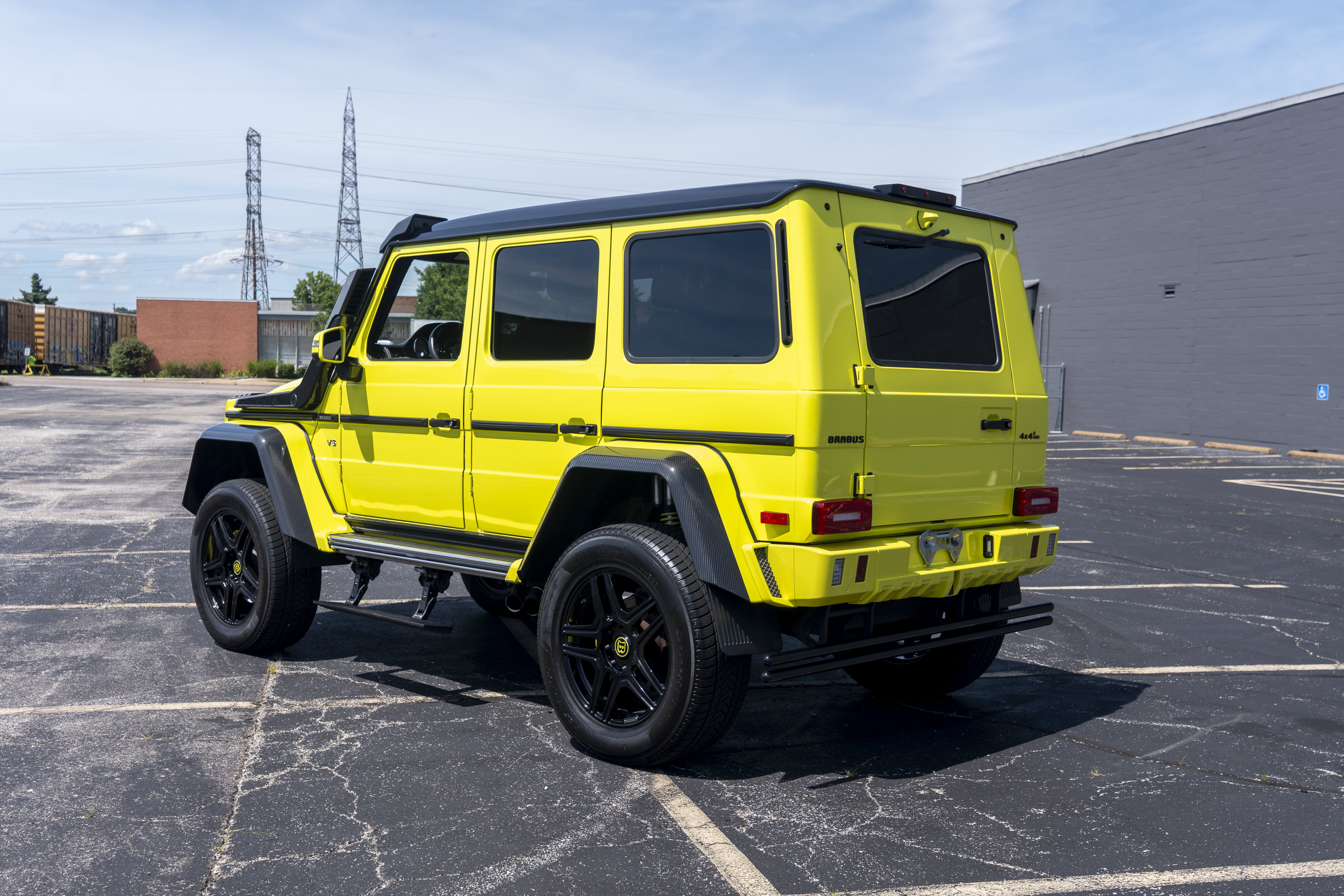Used 2017 Mercedes-Benz G 550 Squared image 7