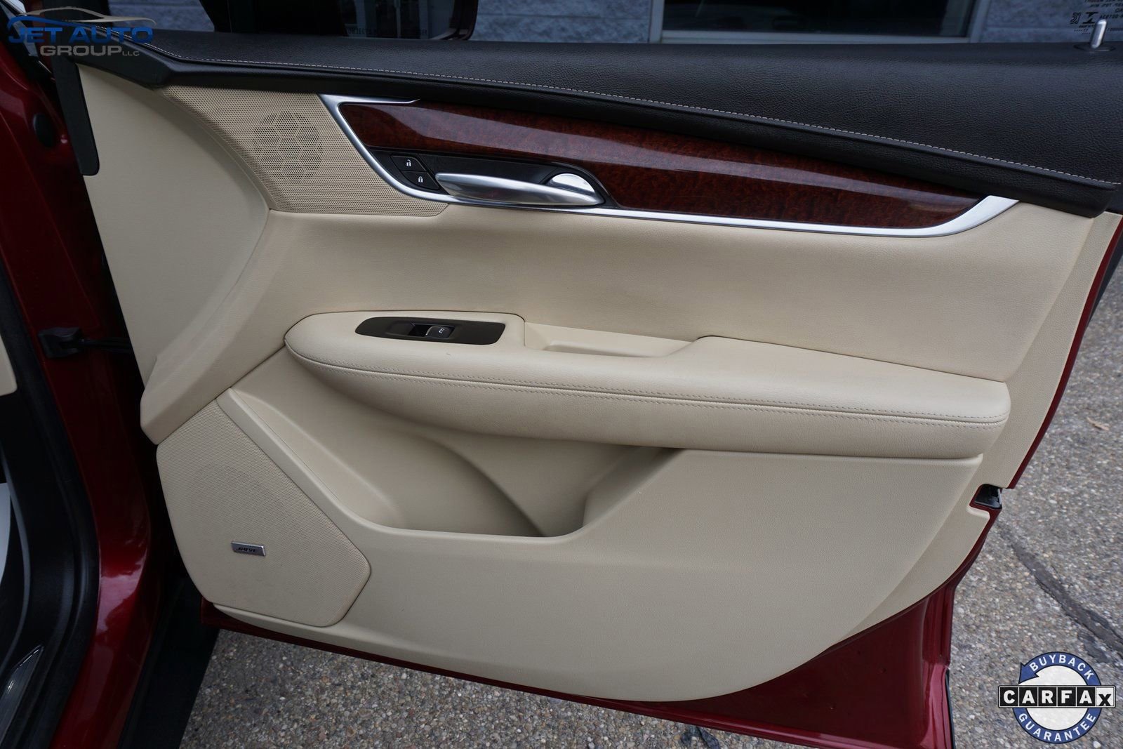 Used 2018 Cadillac XT5 Luxury w/ Driver Awareness Package image 24