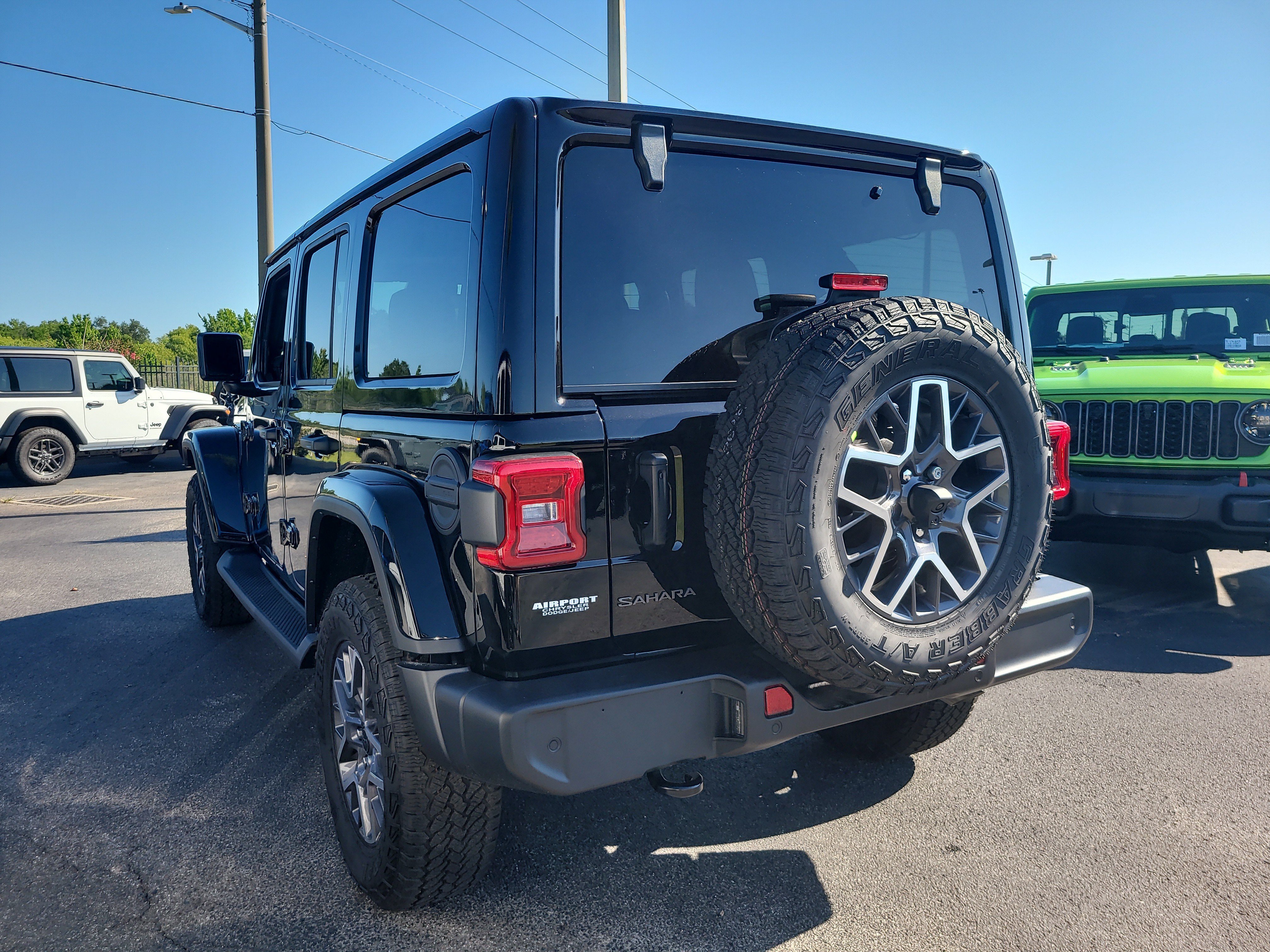 New 2026 Jeep Wrangler Unlimited Sahara AWD/4WD image 7