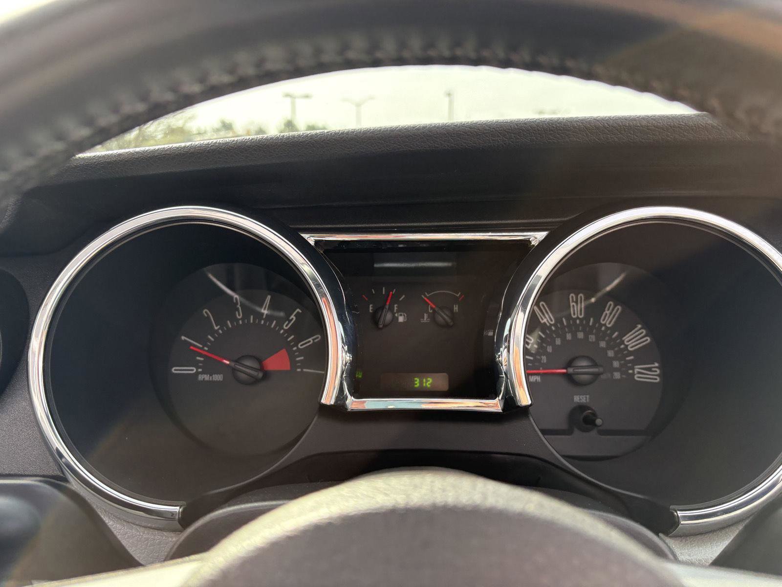 Used 2007 Ford Mustang Deluxe image 11