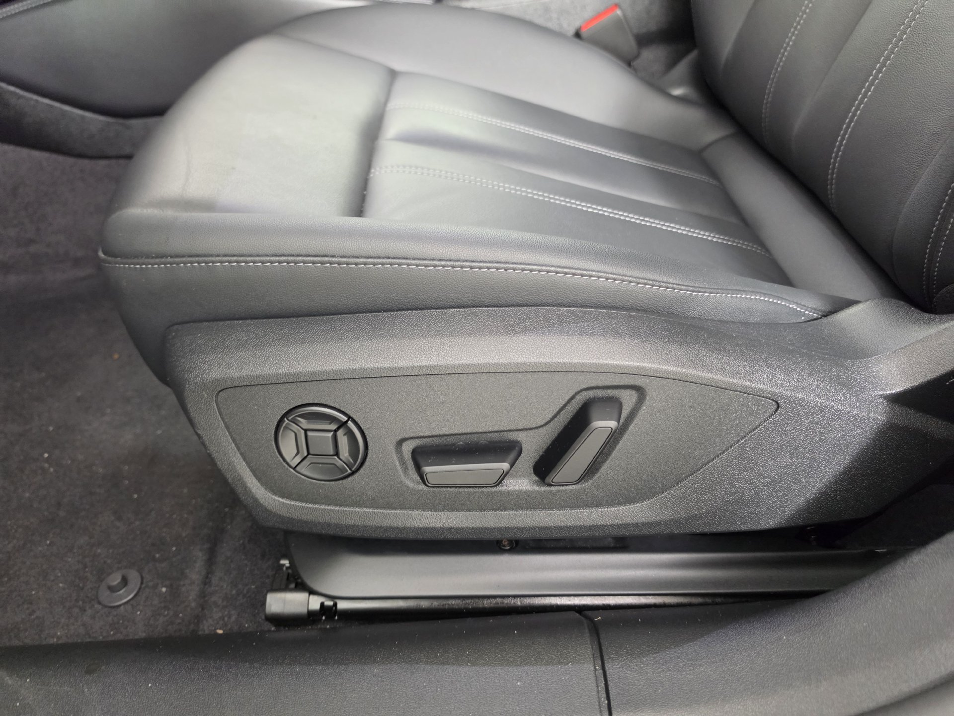 Certified 2025 Audi A5 Premium w/ Convenience Package AWD/4WD image 4