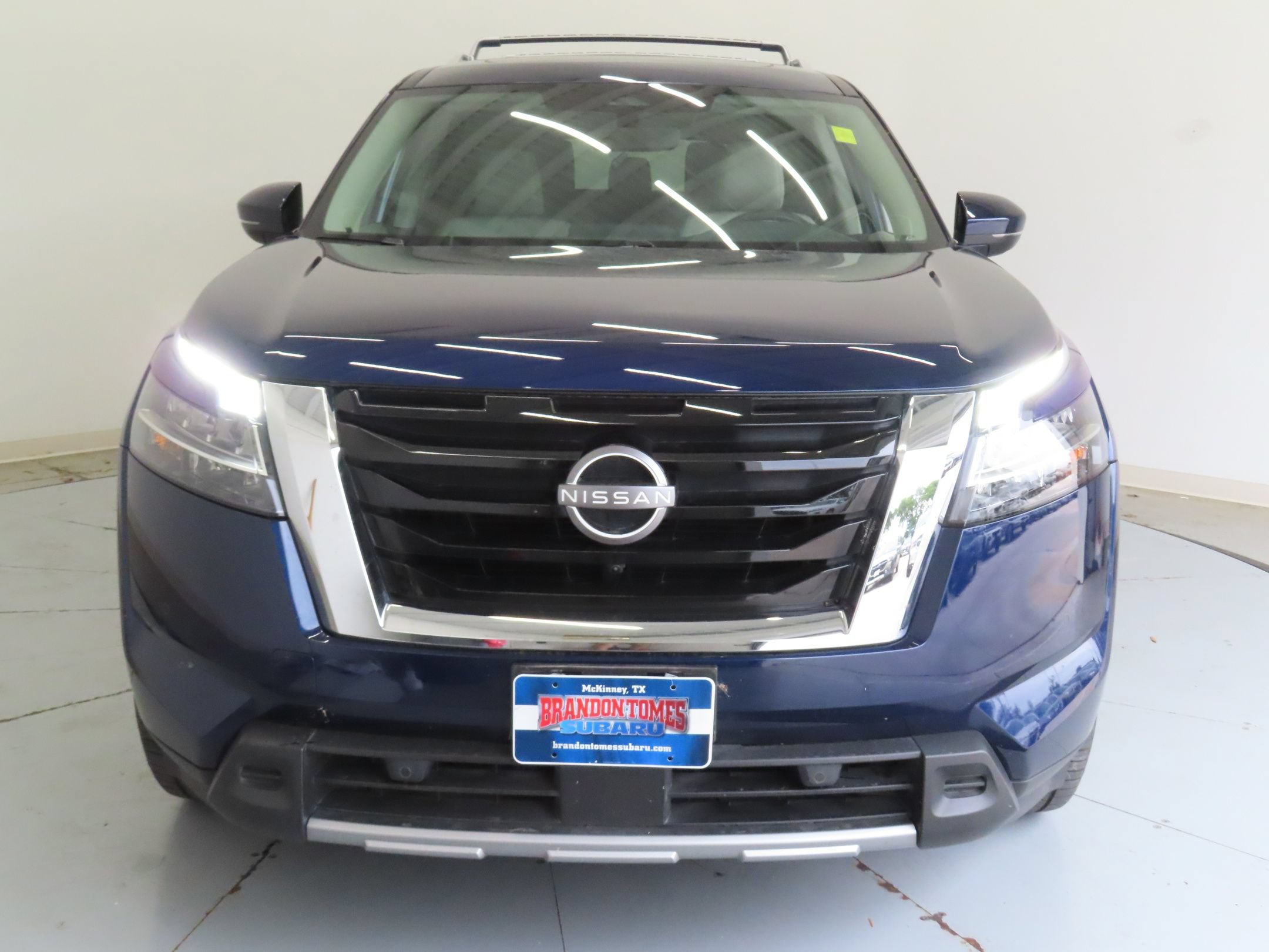 Used 2023 Nissan Pathfinder SL w/ SL Premium Package FWD image 9