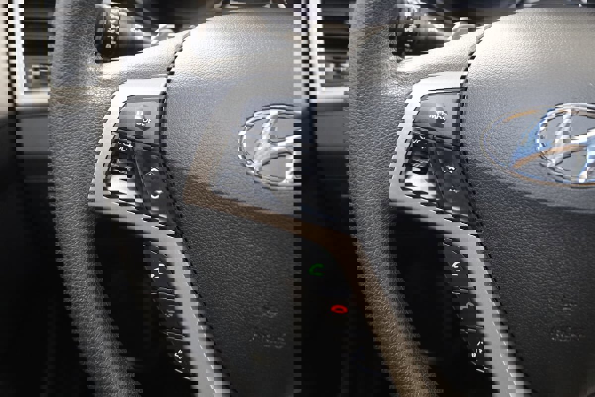 Used 2016 Hyundai Veloster w/ Option Group 02 image 28