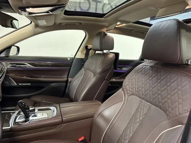 Used 2018 BMW 750i RWD image 16