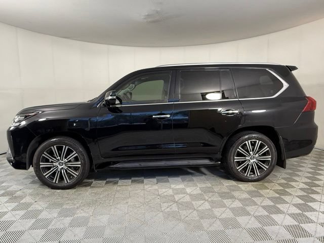 Used 2021 Lexus LX 570 4WD w/ Luxury Package image 3