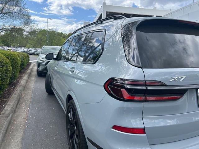 Used 2026 BMW X7 xDrive40i w/ M Sport Package image 11