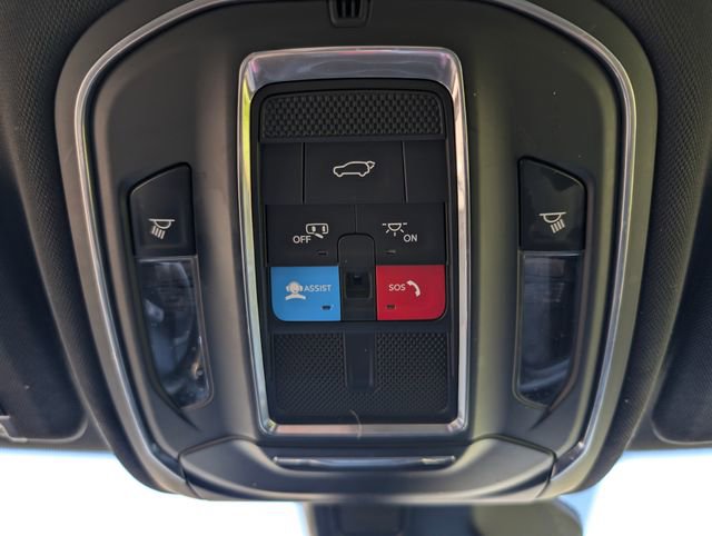 Used 2022 Jeep Grand Cherokee Altitude AWD/4WD image 23