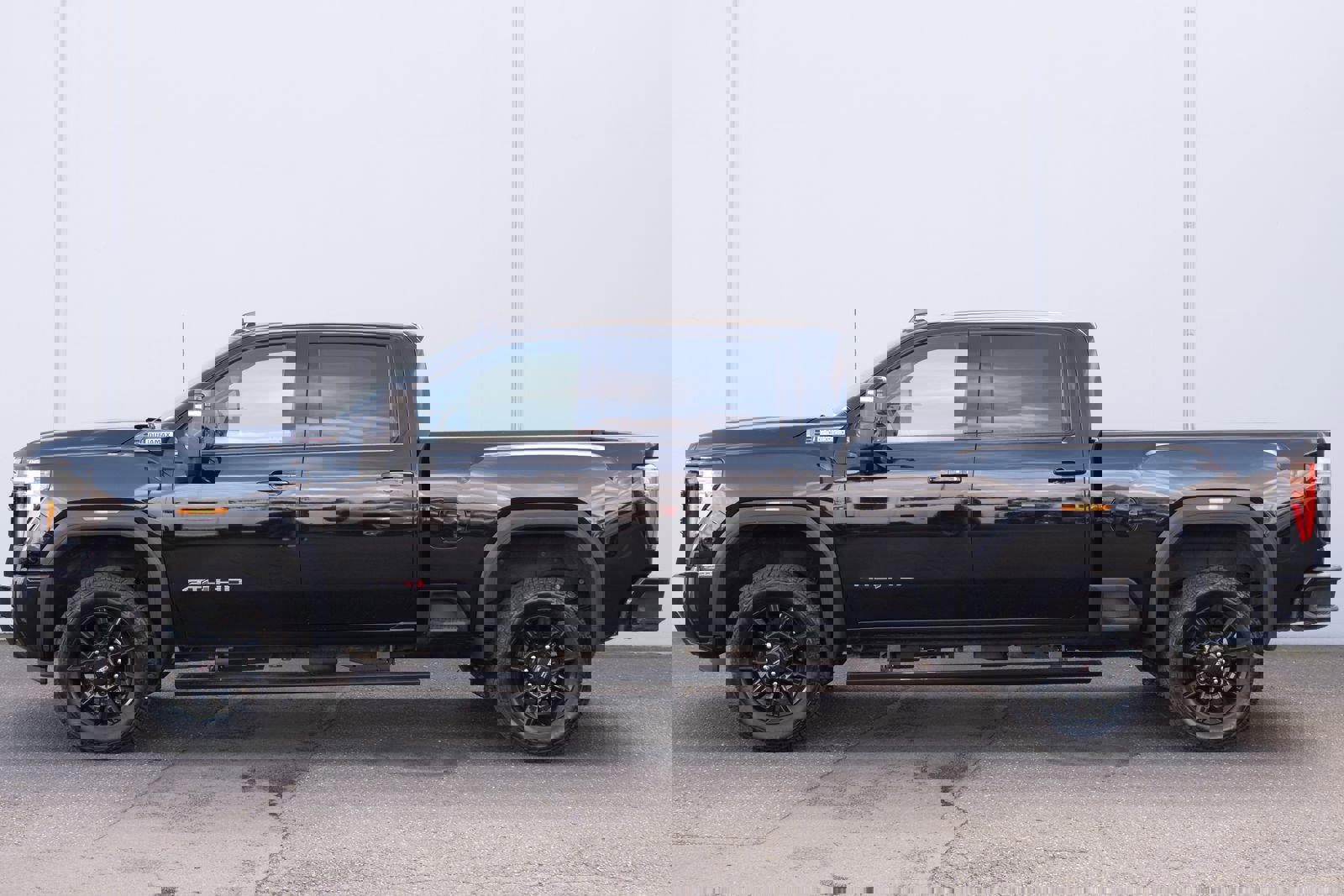 Used 2024 GMC Sierra 3500 AT4 w/ AT4 Premium Plus Package image 33