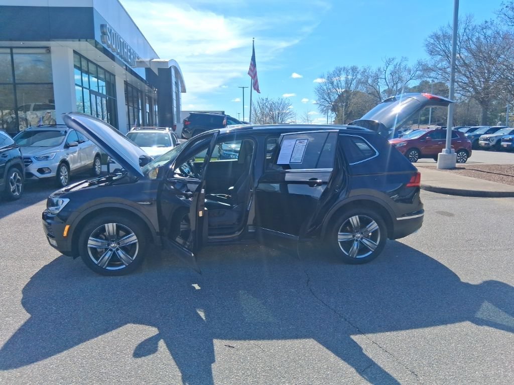 Used 2021 Volkswagen Tiguan SEL AWD/4WD image 25