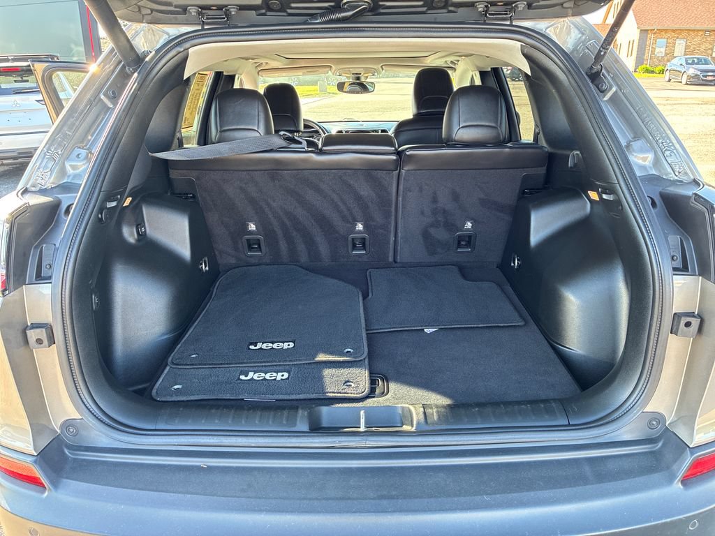 Used 2019 Jeep Cherokee Limited AWD/4WD image 20