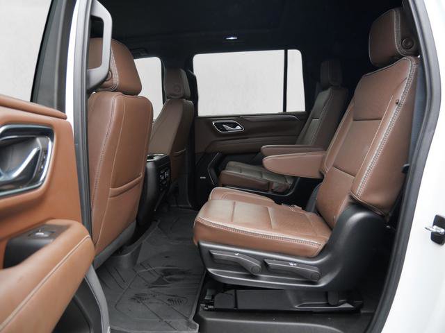 Used 2023 Chevrolet Suburban High Country image 31