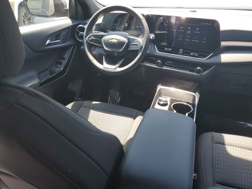 New 2026 Chevrolet Equinox LT w/ Safety and Technology Package FWD image 11