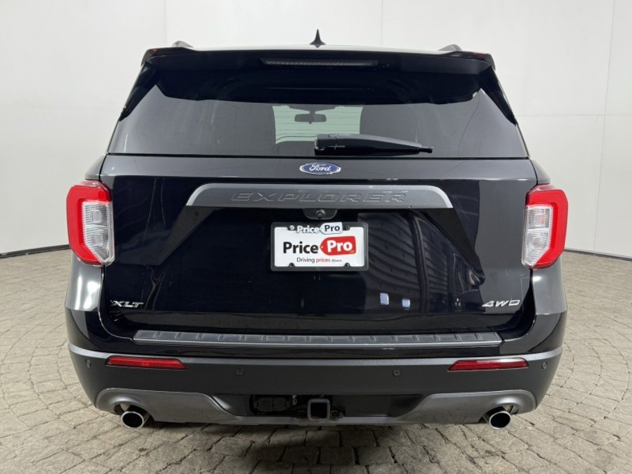 Certified 2021 Ford Explorer XLT w/ Equipment Group 202A image 5