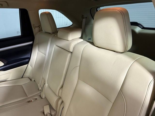 Used 2019 Toyota Highlander XLE FWD image 39