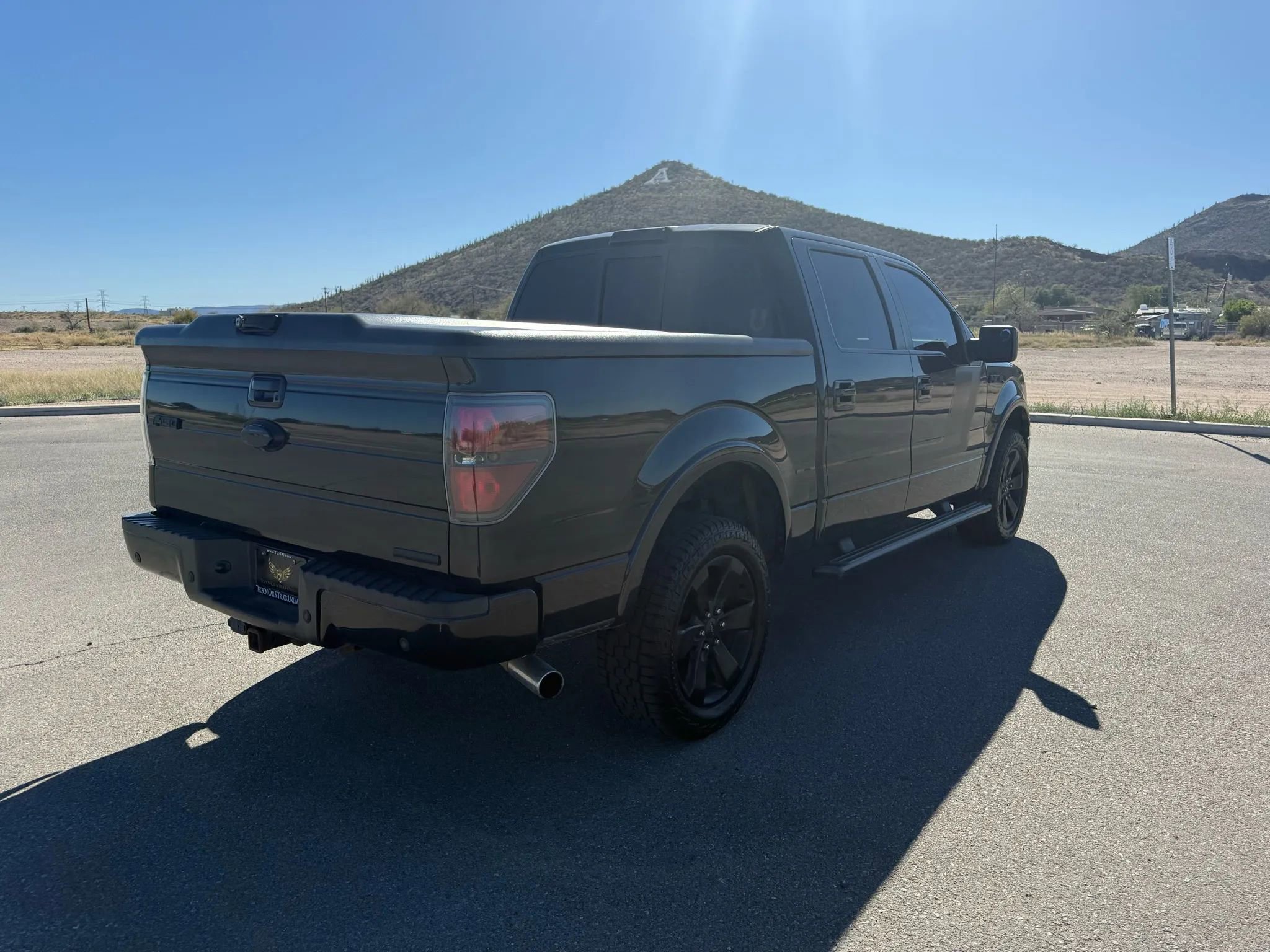 Used 2014 Ford F150 FX4 w/ Equipment Group 402A Luxury AWD/4WD image 8