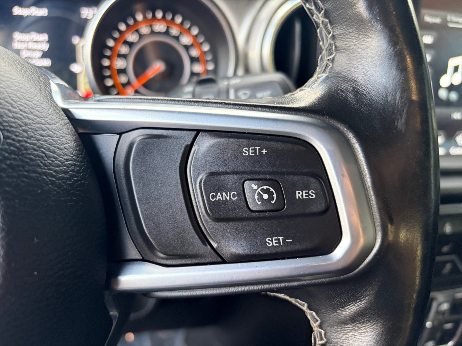 Used 2020 Jeep Wrangler Unlimited Sahara AWD/4WD image 26