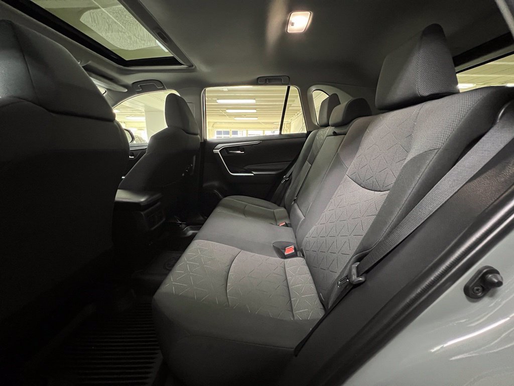 Certified 2022 Toyota RAV4 XLE w/ Convenience Package FWD image 16