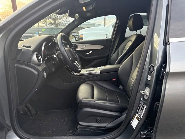 Used 2021 Mercedes-Benz GLC 300 4MATIC image 13