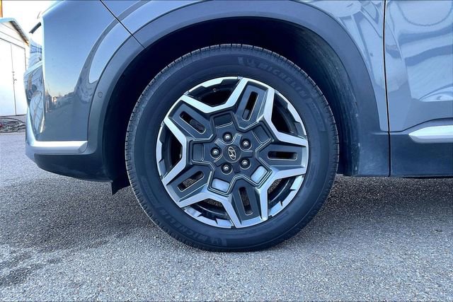 Used 2021 Hyundai Santa Fe Limited image 4