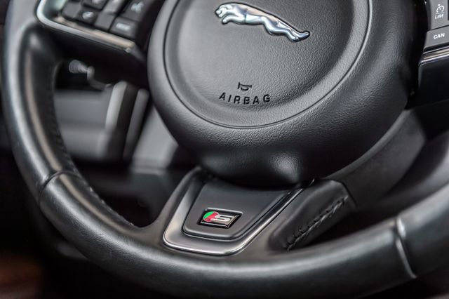 Used 2018 Jaguar XF S image 27