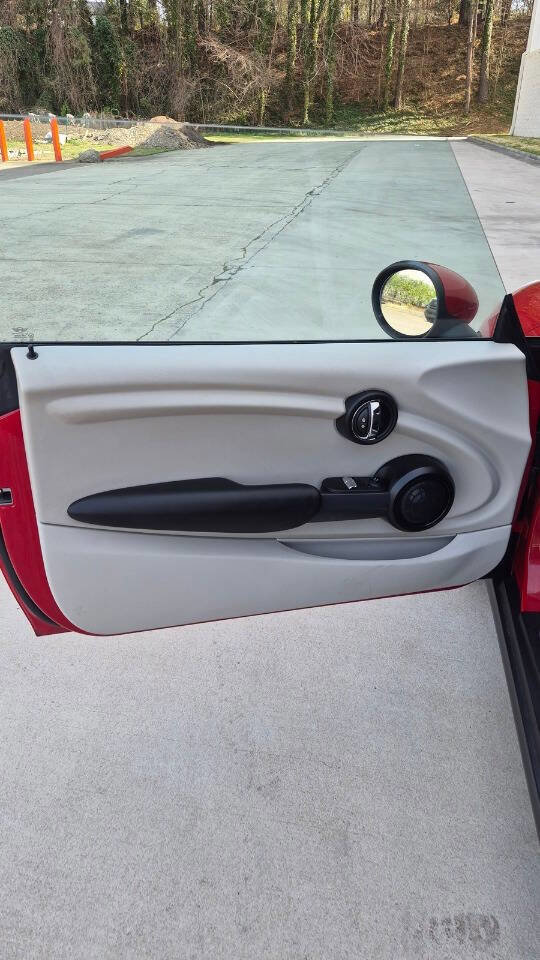 Used 2015 MINI Cooper 2-Door Hardtop image 28